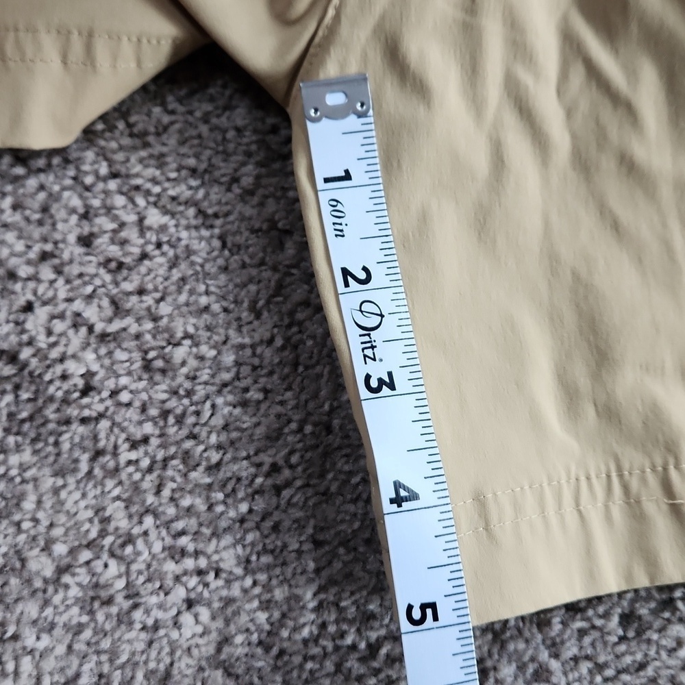 Eddie Bauer Light Tan Cargo Shorts - Picture 6 of 8